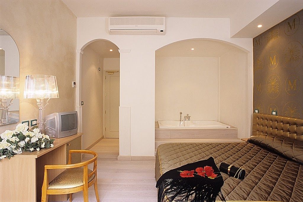 M Glamour Hotel Gabicce Mare Eksteriør billede